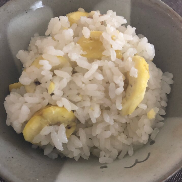 皮むきがちょっと大変ですが美味しい♪シンプル栗ご飯